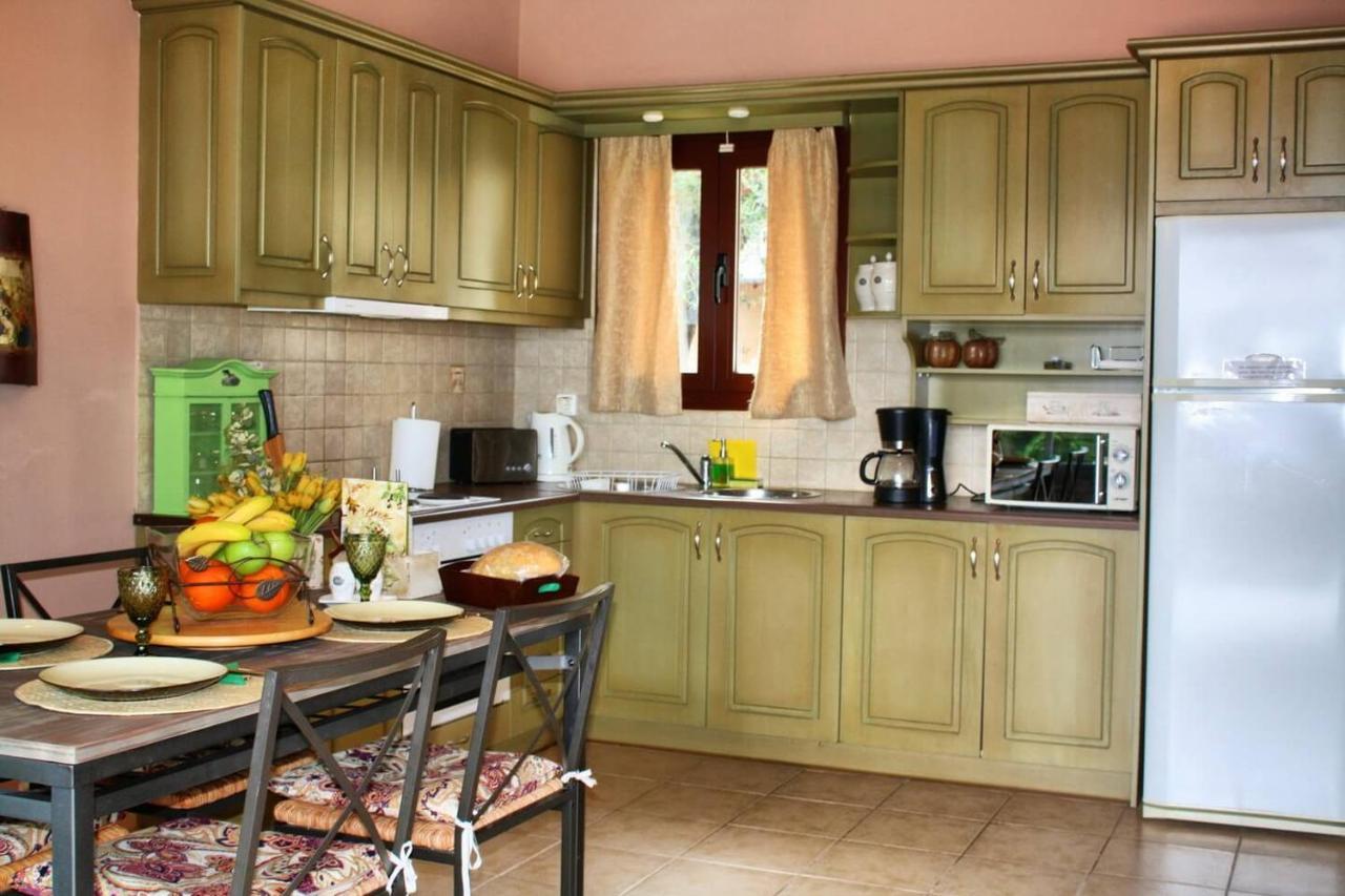 Traditional Villa Mandola Livathos  ภายนอก รูปภาพ