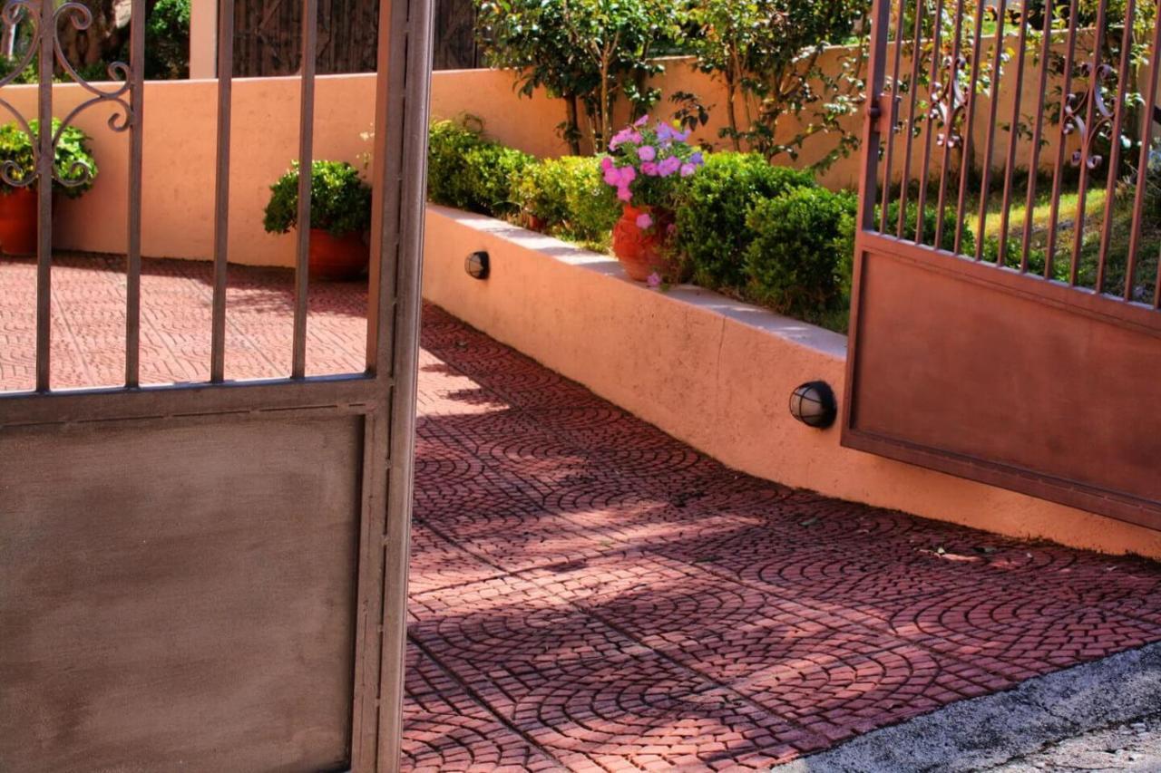 Traditional Villa Mandola Livathos  ภายนอก รูปภาพ