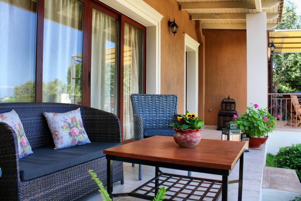 Traditional Villa Mandola Livathos  ภายนอก รูปภาพ
