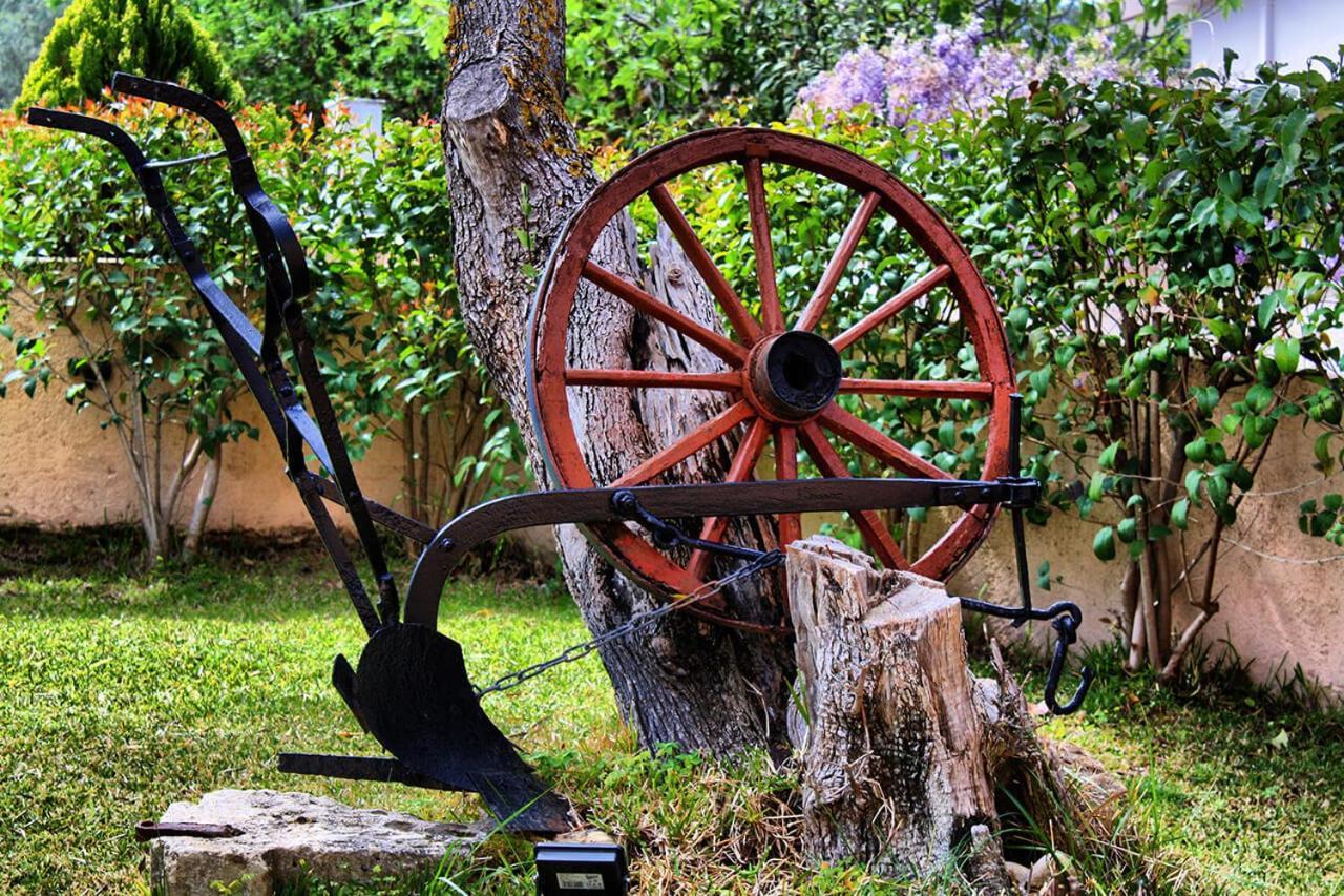 Traditional Villa Mandola Livathos  ภายนอก รูปภาพ