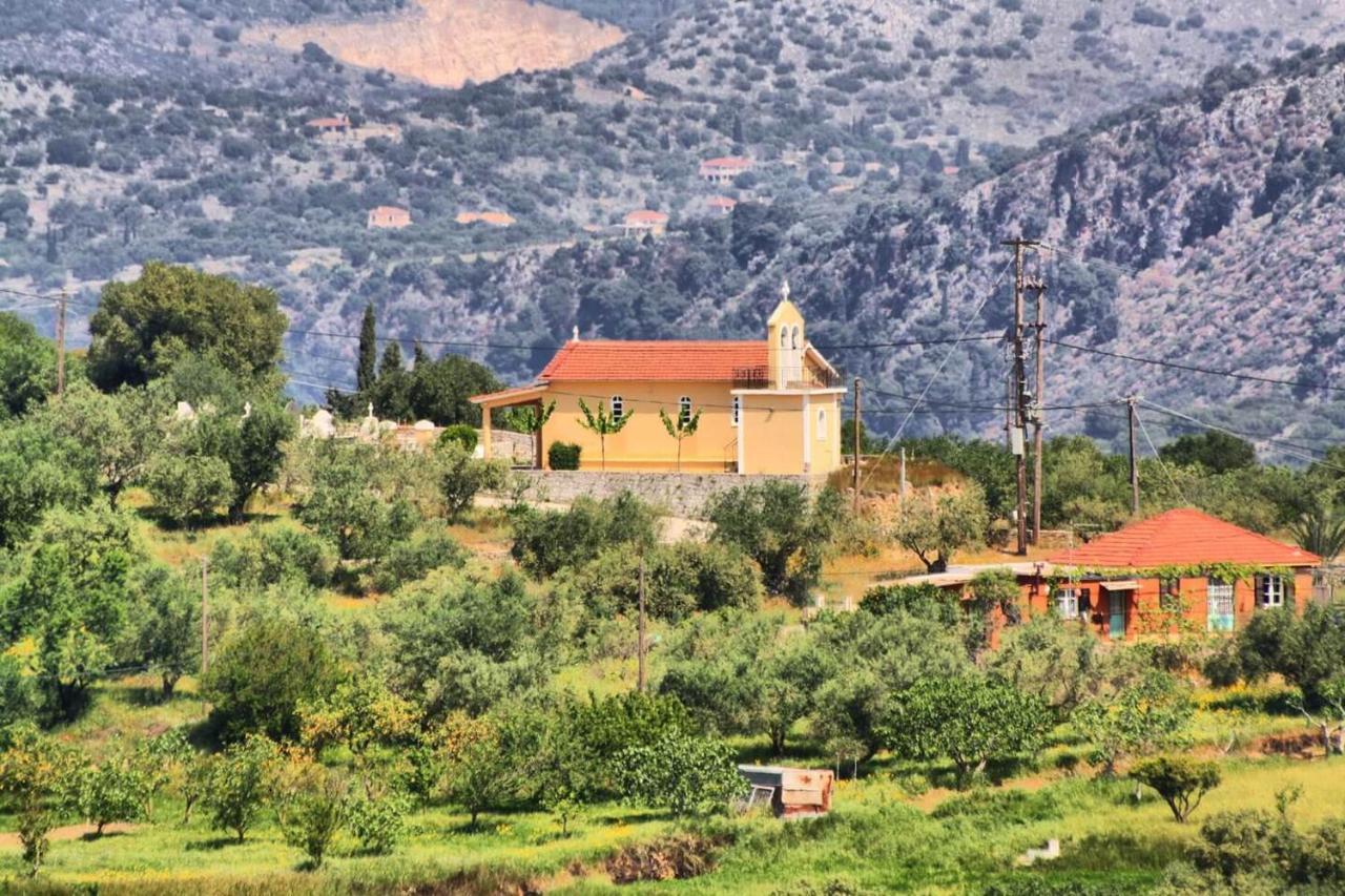 Traditional Villa Mandola Livathos  ภายนอก รูปภาพ