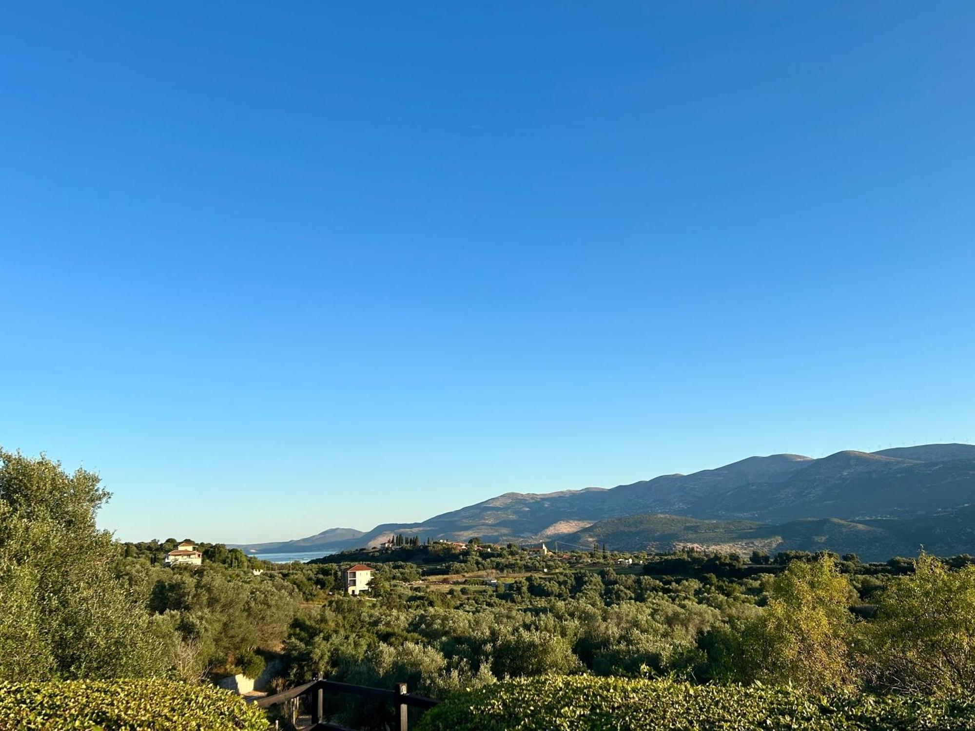 Traditional Villa Mandola Livathos  ภายนอก รูปภาพ